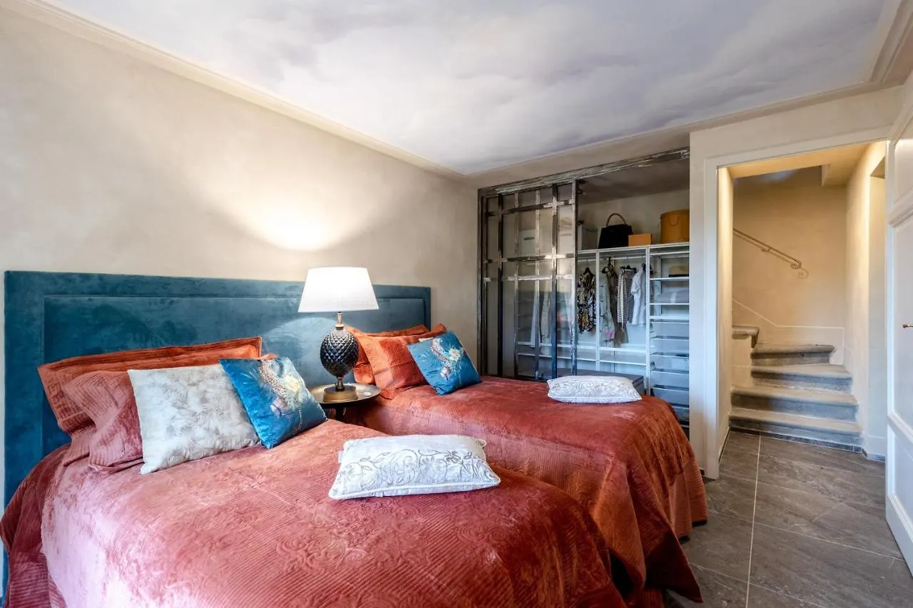 Il Conte: Luxury Tuscan Villa with Pool and Spa Orentano
