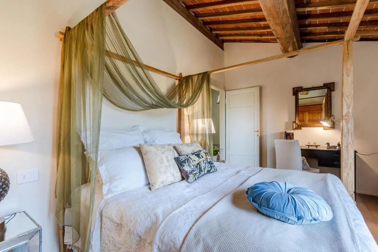 Il Conte: Luxury Tuscan Villa with Pool and Spa Orentano